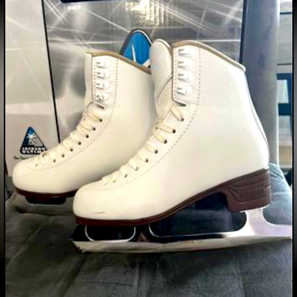 Jackson Artiste Girl Figure Skates